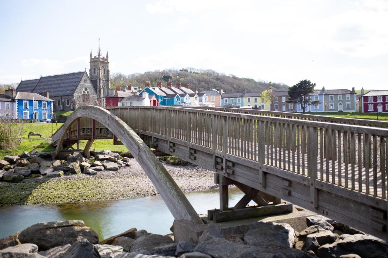 John Lewis Apartment Aberaeron Exterior foto